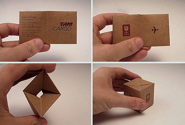 Una tarjeta de una empresa de transporte brasileña que se convierte en paquete.